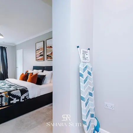 Stylish 4bed - Sleeps 7 - Close To Hcc & Business District - Parking