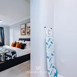 Stylish 4-bedroom - Sleeps 7 - Near Hcc & Parking