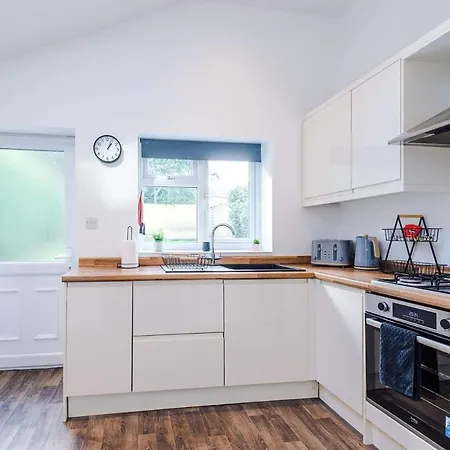 Holiday home Luxury 4-bed - Near Hcc & Business District - Parking Harrogate