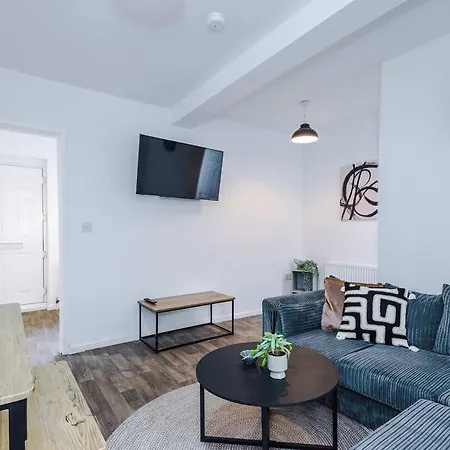 Holiday home Luxury 4-bed - Near Hcc & Business District - Parking