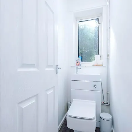 Luxury 4-bed - Near Hcc & Business District - Parking Holiday home