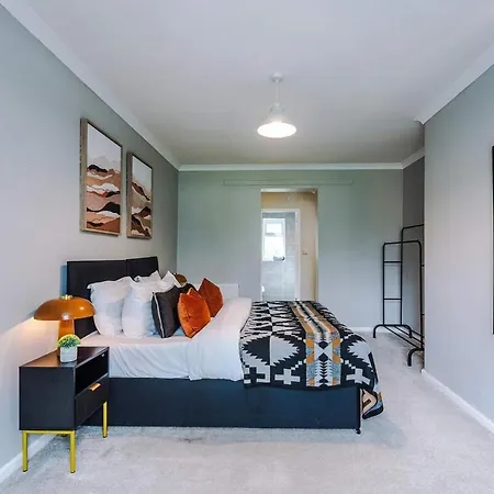 Holiday home Luxury 4-bed - Near Hcc & Business District - Parking