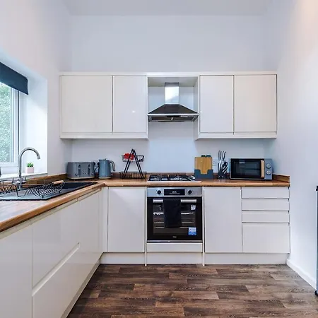 Holiday home Luxury 4-bed - Near Hcc & Business District - Parking