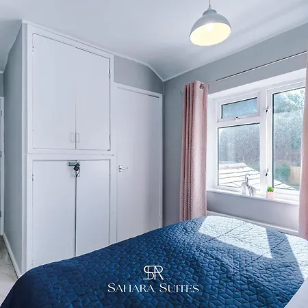 Stylish 4-bedroom - Sleeps 7 - Near Hcc & Parking Feriehus Harrogate