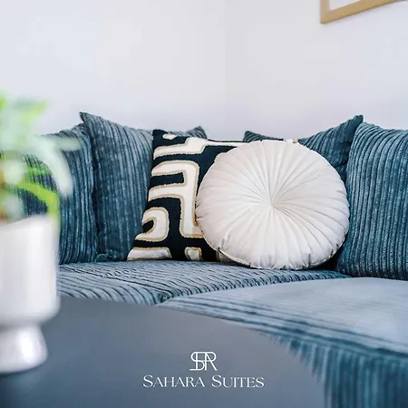 Stylish 4-bedroom - Sleeps 7 - Near Hcc & Parking
