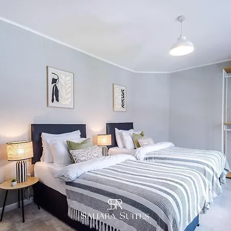 Дом отдыха Stylish 4-bedroom - Sleeps 7 - Near Hcc & Parking Харрогейт