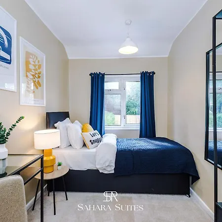 Stylish 4-bedroom - Sleeps 7 - Near Hcc & Parking Дом отдыха *