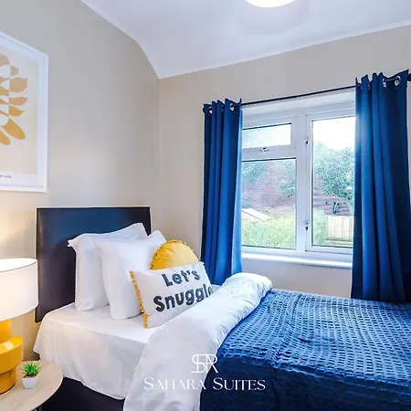 Дом отдыха Stylish 4-bedroom - Sleeps 7 - Near Hcc & Parking