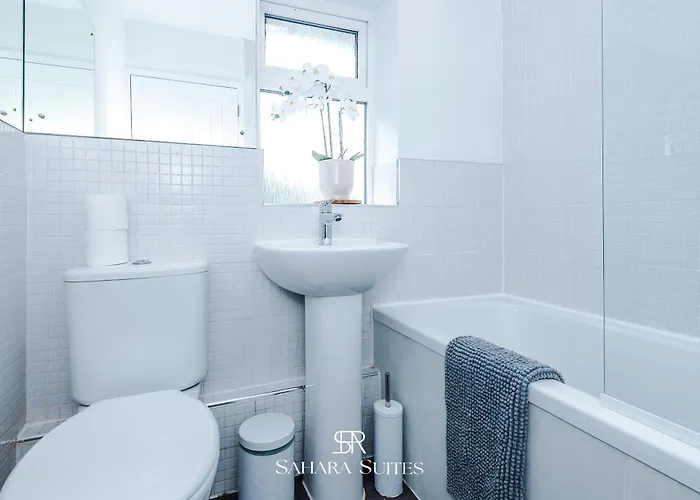 Stylish 4bed - Sleeps 7 - Close To Hcc & Business District - Parking Dom wakacyjny