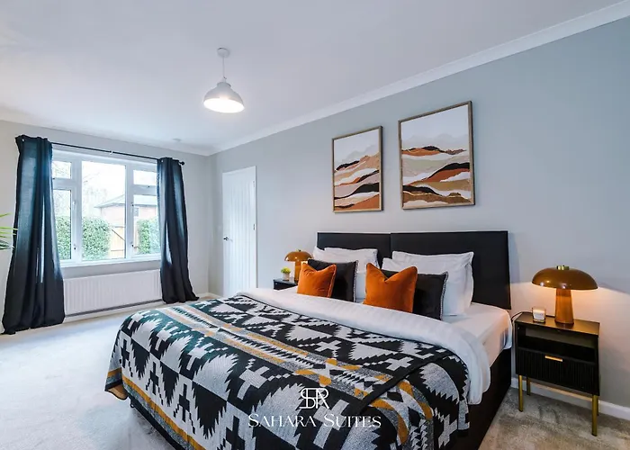 Stylish 4-bedroom - Sleeps 7 - Near Hcc & Parking Harrogate