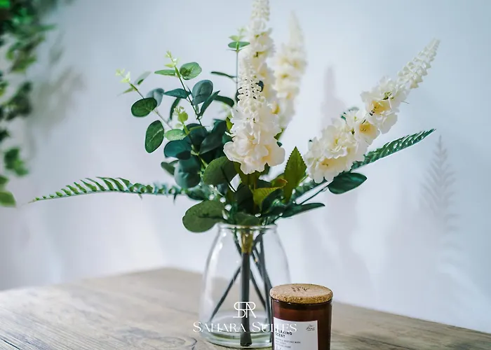 Casa de Férias Stylish 4-bedroom - Sleeps 7 - Near Hcc & Parking *