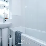 Stylish 4-bedroom - Sleeps 7 - Near Hcc & Parking بيت للعطل