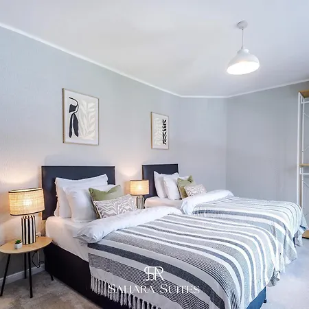 Stylish 4bed - Sleeps 7 - Close To Hcc & Business District - Parking Feriehus