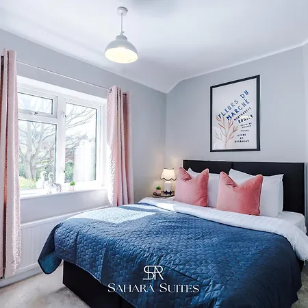 Stylish 4bed - Sleeps 7 - Close To Hcc & Business District - Parking *