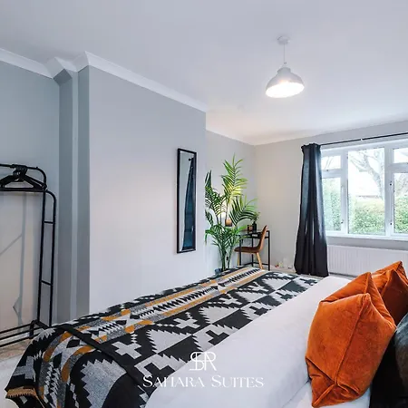 Stylish 4bed - Sleeps 7 - Close To Hcc & Business District - Parking Feriehus