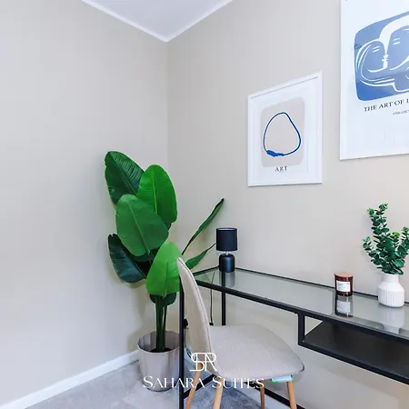 Prázdninový dům Stylish 4-bedroom - Sleeps 7 - Near Hcc & Parking