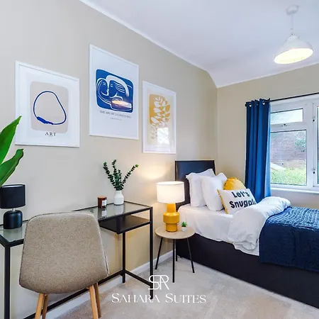 Stylish 4bed - Sleeps 7 - Close To Hcc & Business District - Parking Feriehus
